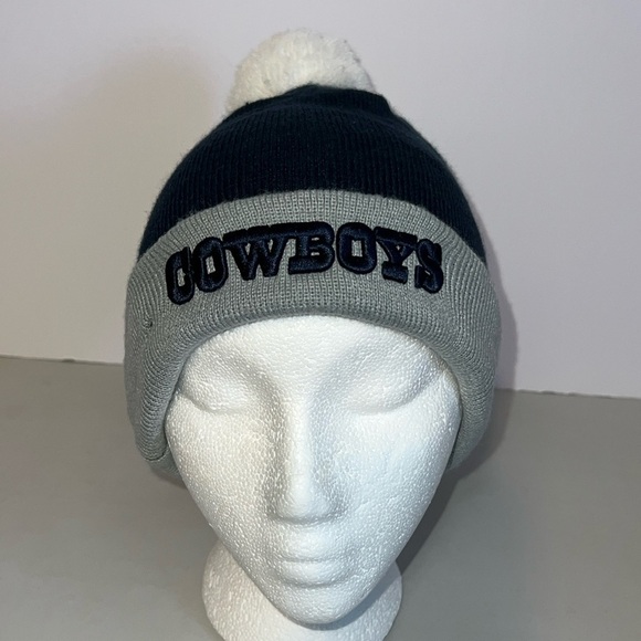 NFL Dallas Cowboys New Era Winter Beanie - Picture 1 of 9